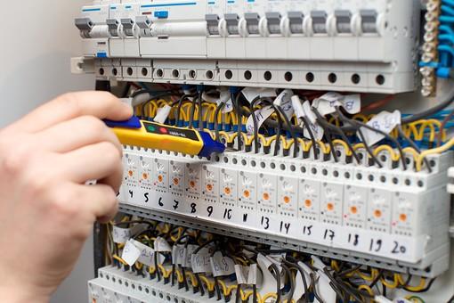 写真:富田電気工事